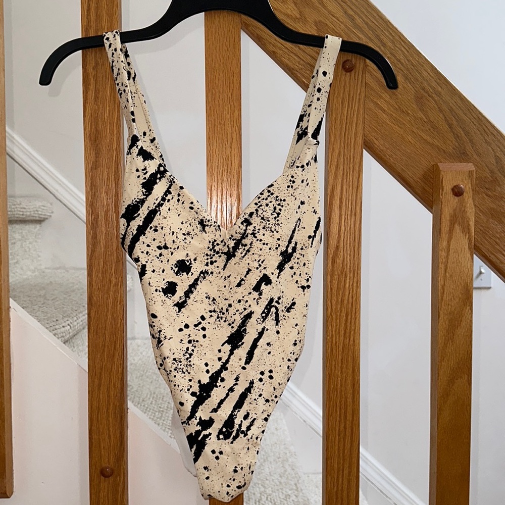 Madewell one piece bathing suit, size xxs, v neck, pretty multi-color